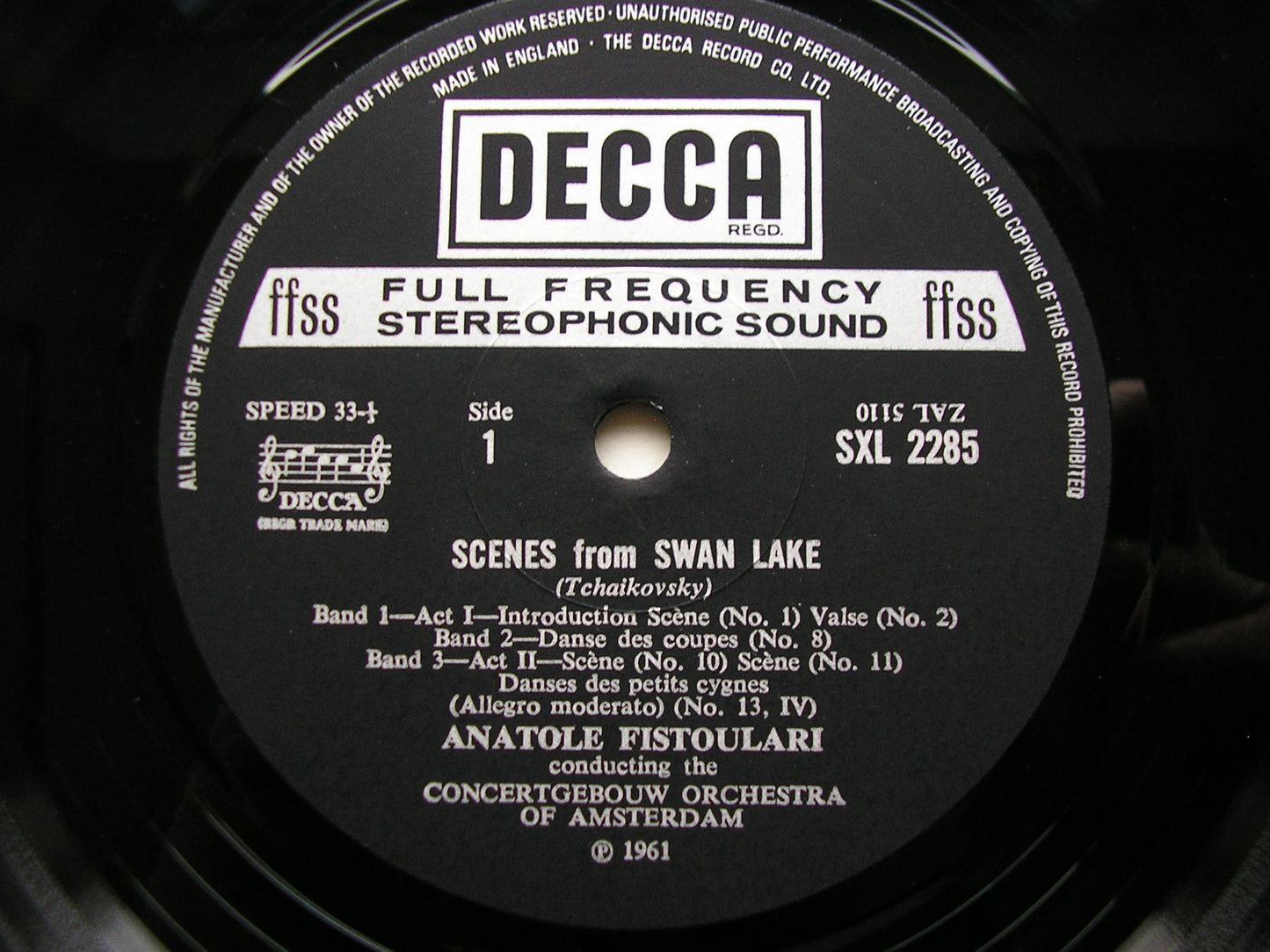 SXL 2285  TCHAIKOVSKY: SWAN LAKE   scenes      FISTOULARI / CINCERTGEBOUW ORCHESTRA     ED4
