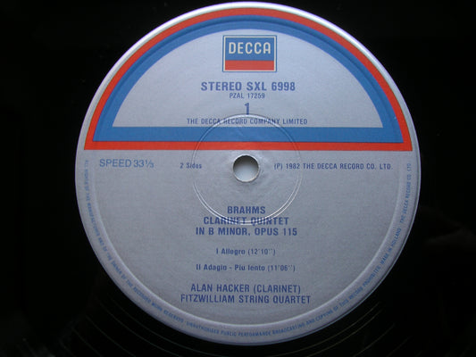BRAHMS: CLARINET QUINTET / WOLF: ITALIAN SERENADE FITZWILLIAM QUARTET / ALAN HACKER  SXL 6998