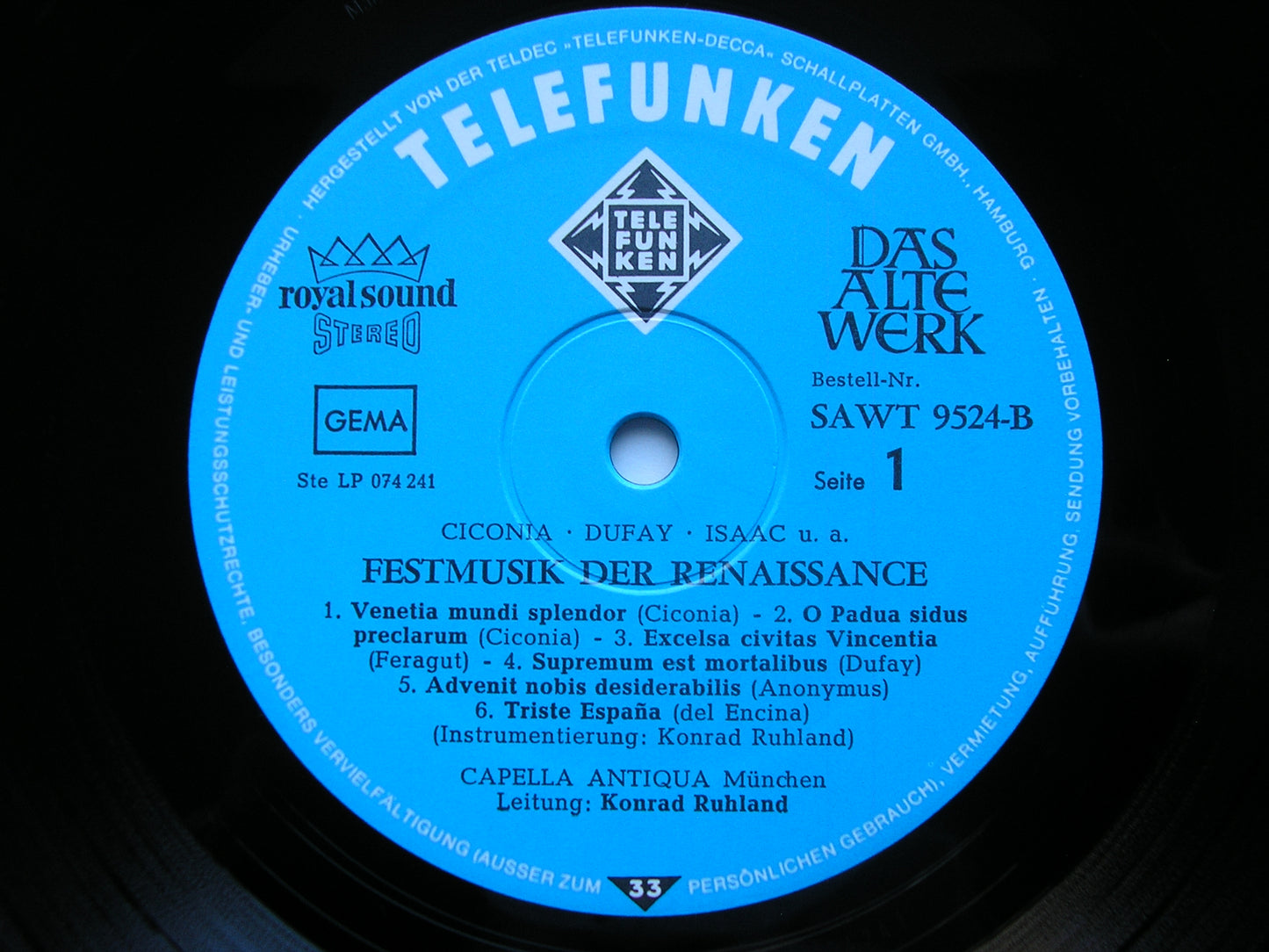 CEREMONIAL MUSIC OF THE RENAISSANCE: CICONIA / DUFAY / ISAAC / FERAGUT / ENCINA      CAPELLA ANTIQUA MUNICH / RUHLAND     SAWT 9524