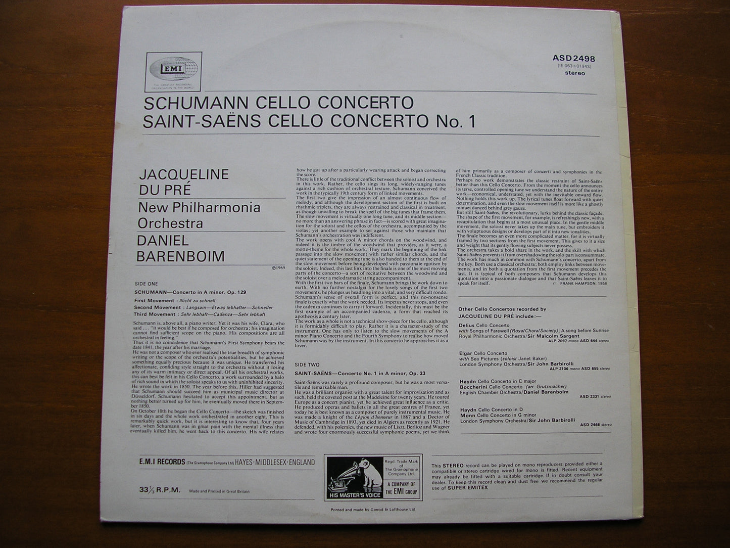 SCHUMANN: CELLO CONCERTO / SAINT-SAENS: CELLO CONCERTO No. 1      DU PRE / NEW PHILHARMONIA / BARENBOIM    ASD 2498