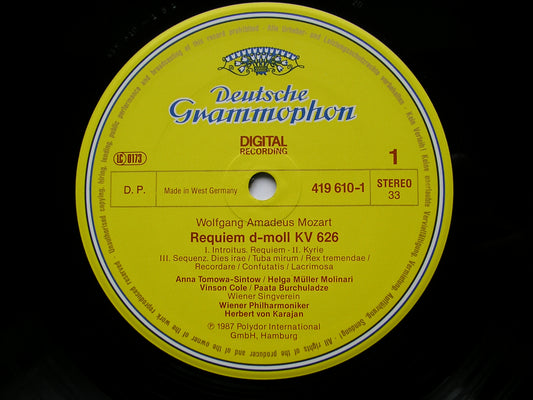 MOZART: REQUIEM     SOLOISTS / VIENNA PHILHARMONIC / KARAJAN    419 610