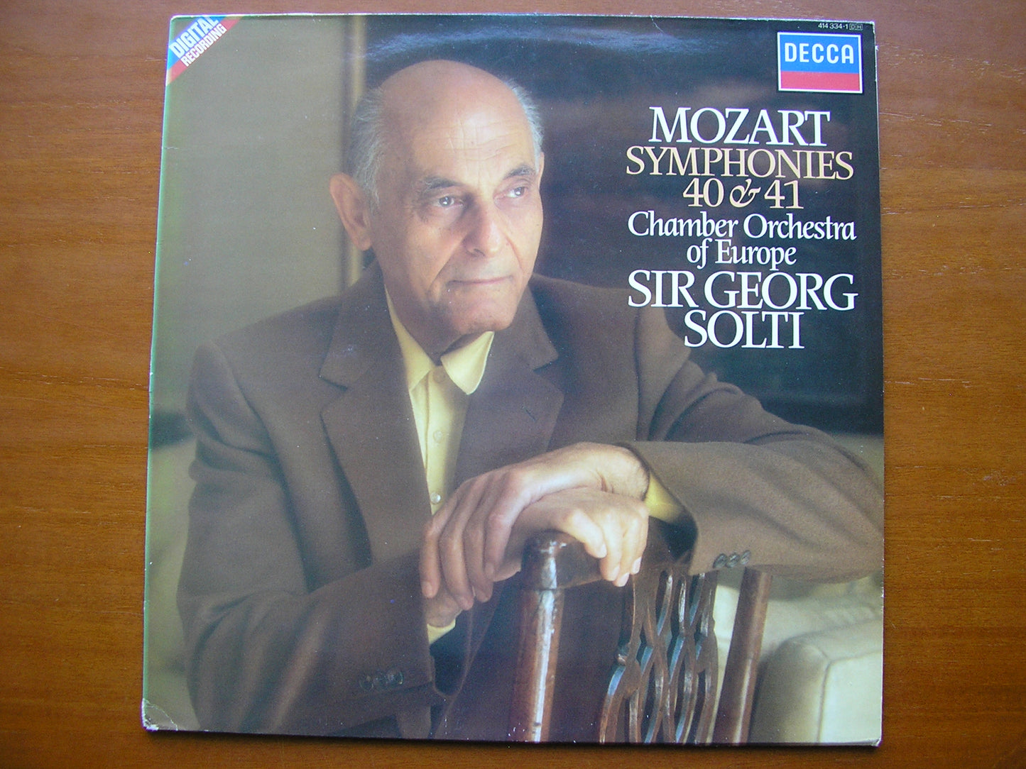 MOZART: SYMPHONIES Nos. 40 & 41 'Jupiter'      SOLTI / CHAMBER ORCHESTRA OF EUROPE     414 334