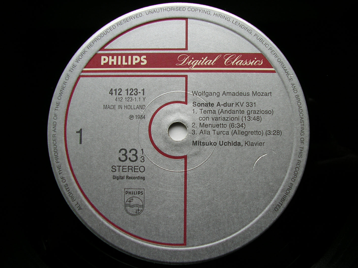 MOZART: PIANO SONATAS  K331 in A / K332 in F / FANTASIA  K397       MITSUKO UCHIDA     412 123