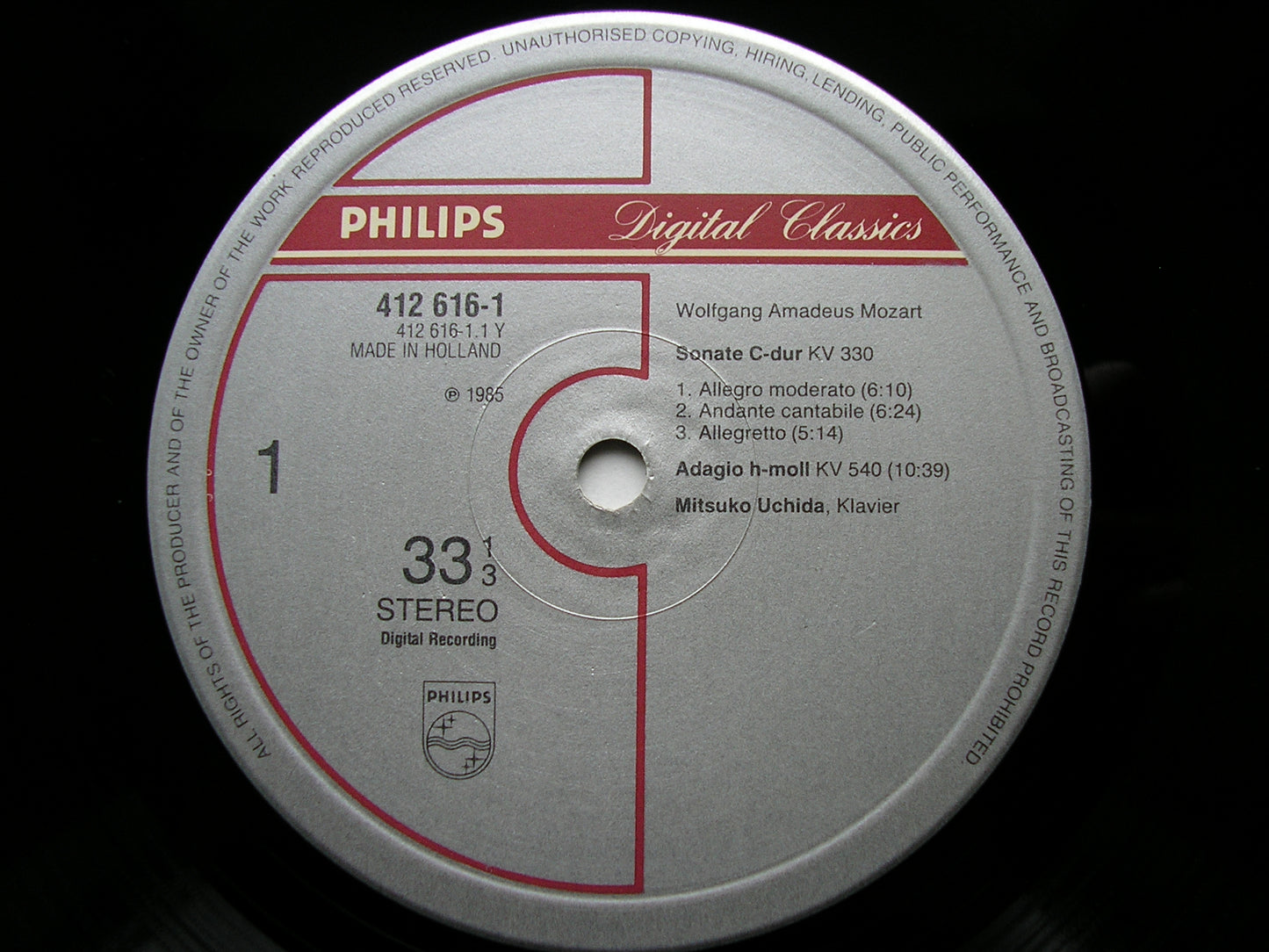 MOZART: PIANO SONATAS K330 in C / K333 in B / ADAGIO K540 / GIGUE K 574      MITSUKO UCHIDA     412 616