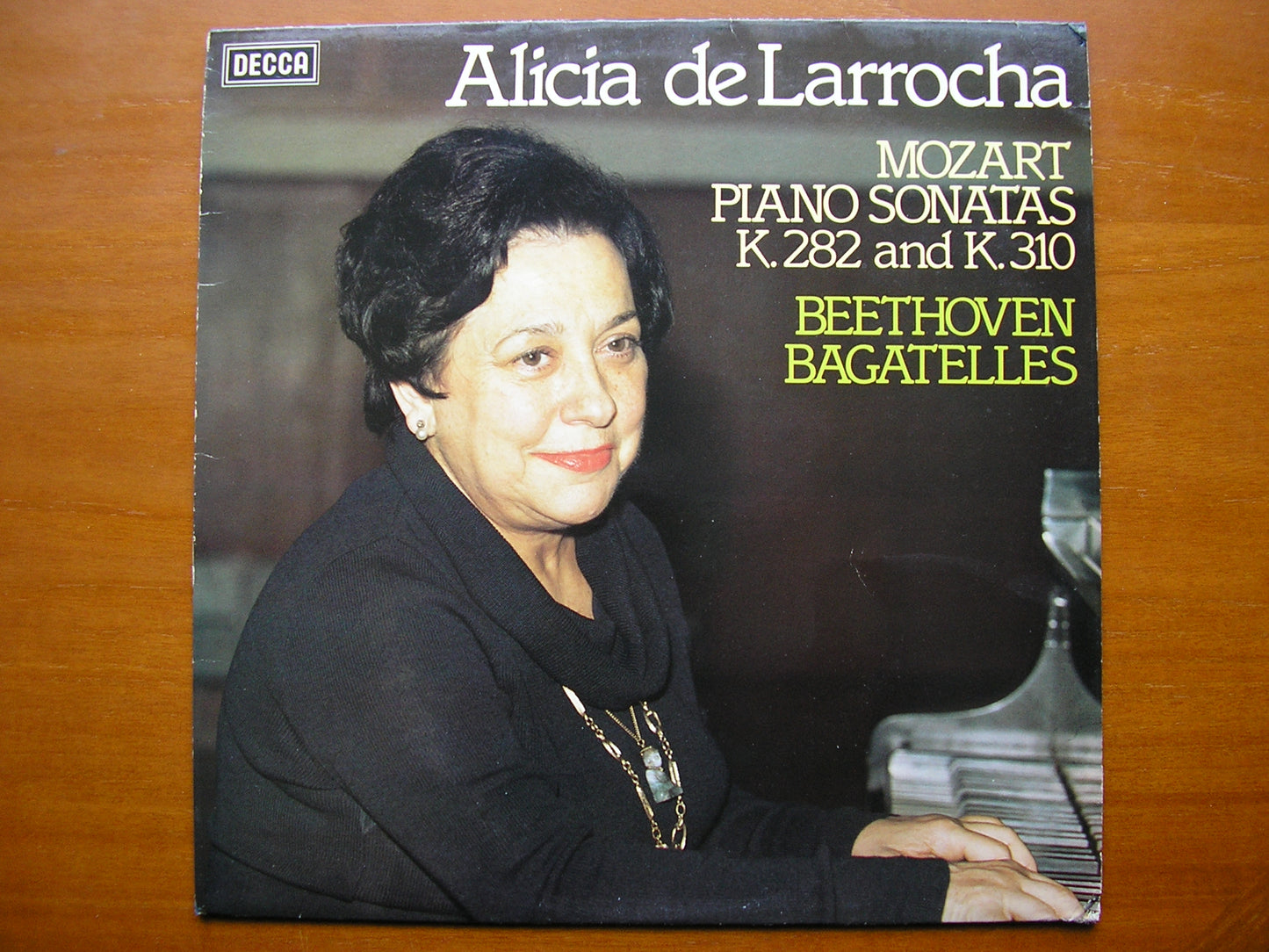 MOZART: PIANO SONATAS  K282 in E / K310 in A / BEETHOVEN: BAGATELLES    ALICIA DE LARROCHA     SXL 6951
