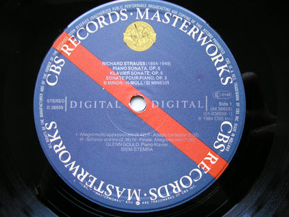 STRAUSS: PIANO SONATA Op. 5 / PIANO PIECES Op. 3      GLENN GOULD      D 38659
