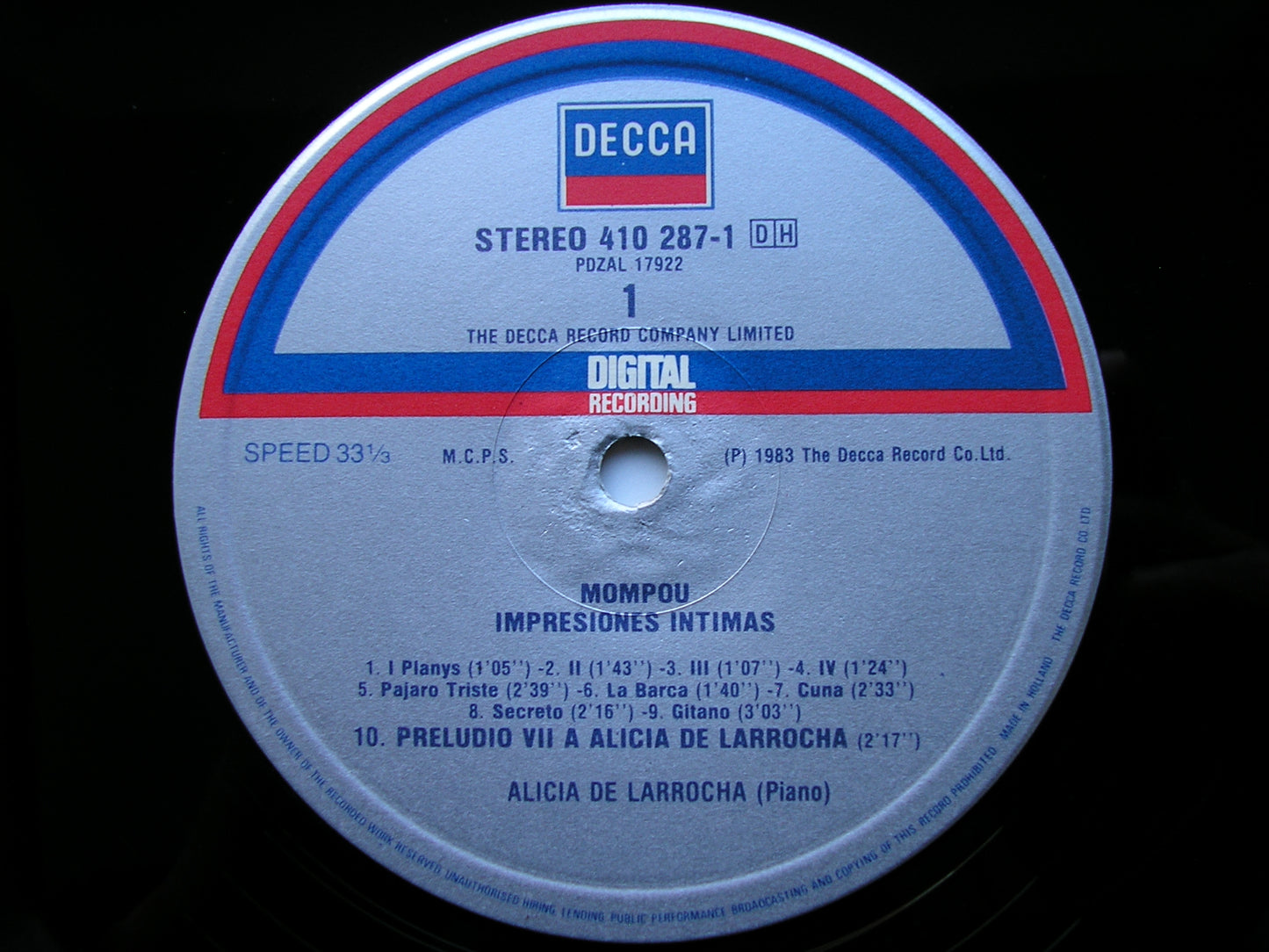 MOMPOU: PIANO MUSIC      ALICIA DE LARROCHA      410 287