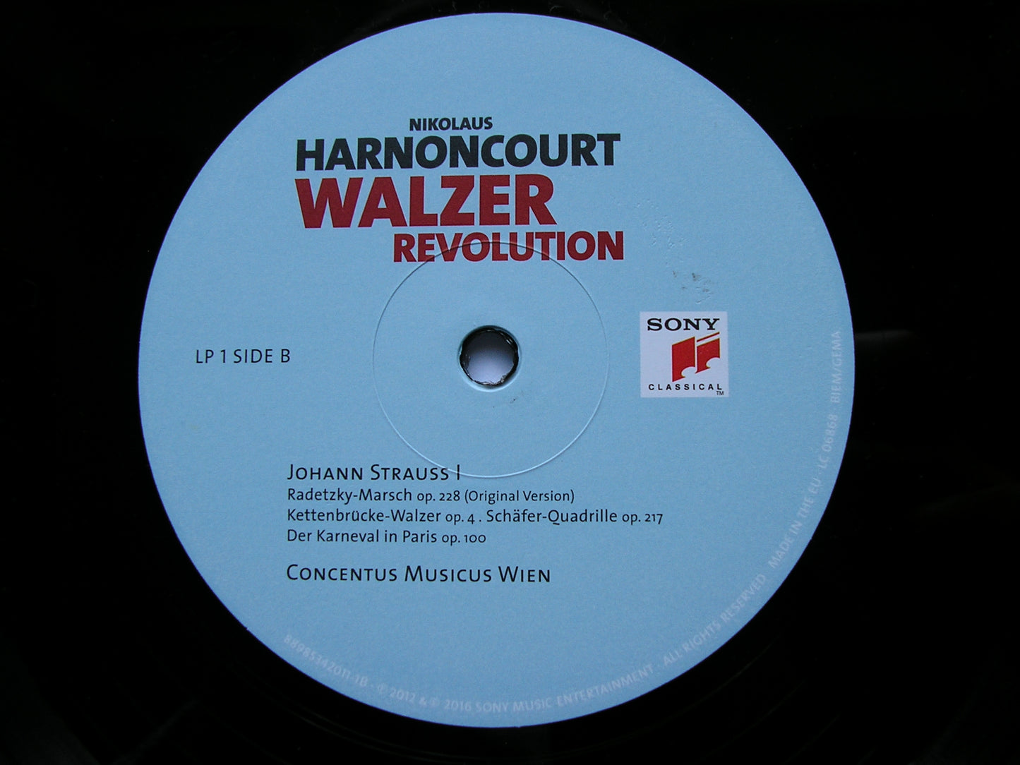 WALZER REVOLUTION: From Mozart to Lanner & Strauss      HARNONCOURT / CONCENTUS  MUSICUS VIENNA    3LP    88985342011