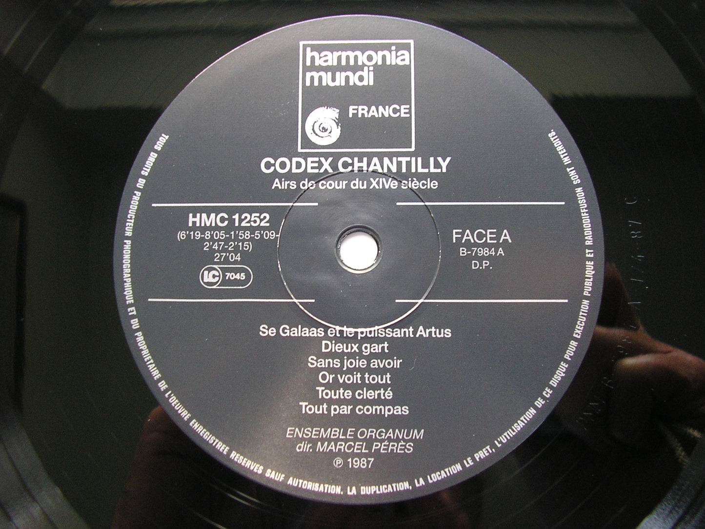 CODEX CHANTILLY: 14th Century Songs & Airs of the Court      ENSEMBLE ORGANUM / PERES     HM 1252