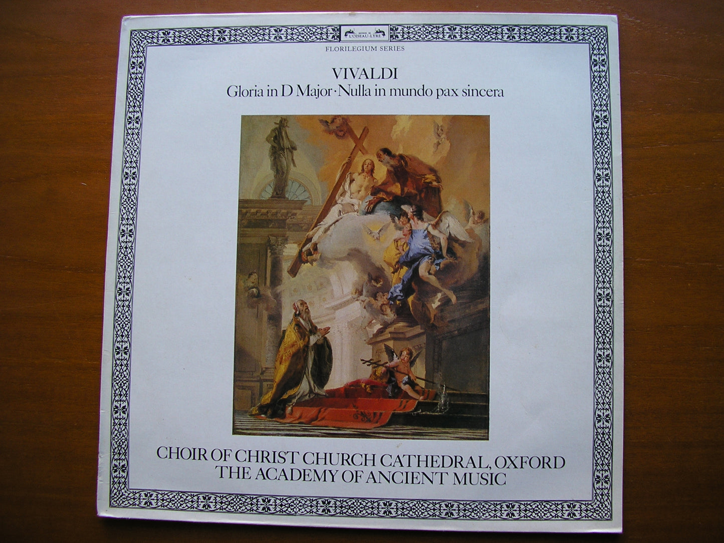 VIVALDI: GLORIA in D  RV589 / NULLA IN MUNDO  RV 630      SOLOISTS / ACADEMY OF ANCIENT MUSIC / PRESTON      DSLO 554