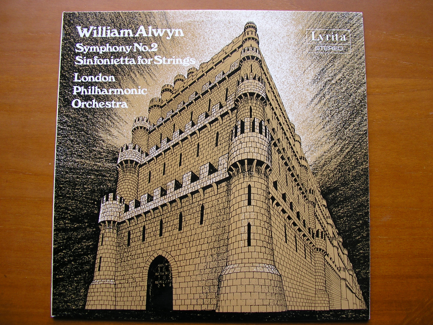 ALWYN: SYMPHONY No. 2 / SINFONIETTA     ALWYN / LONDON PHILHARMONIC     SRCS 85