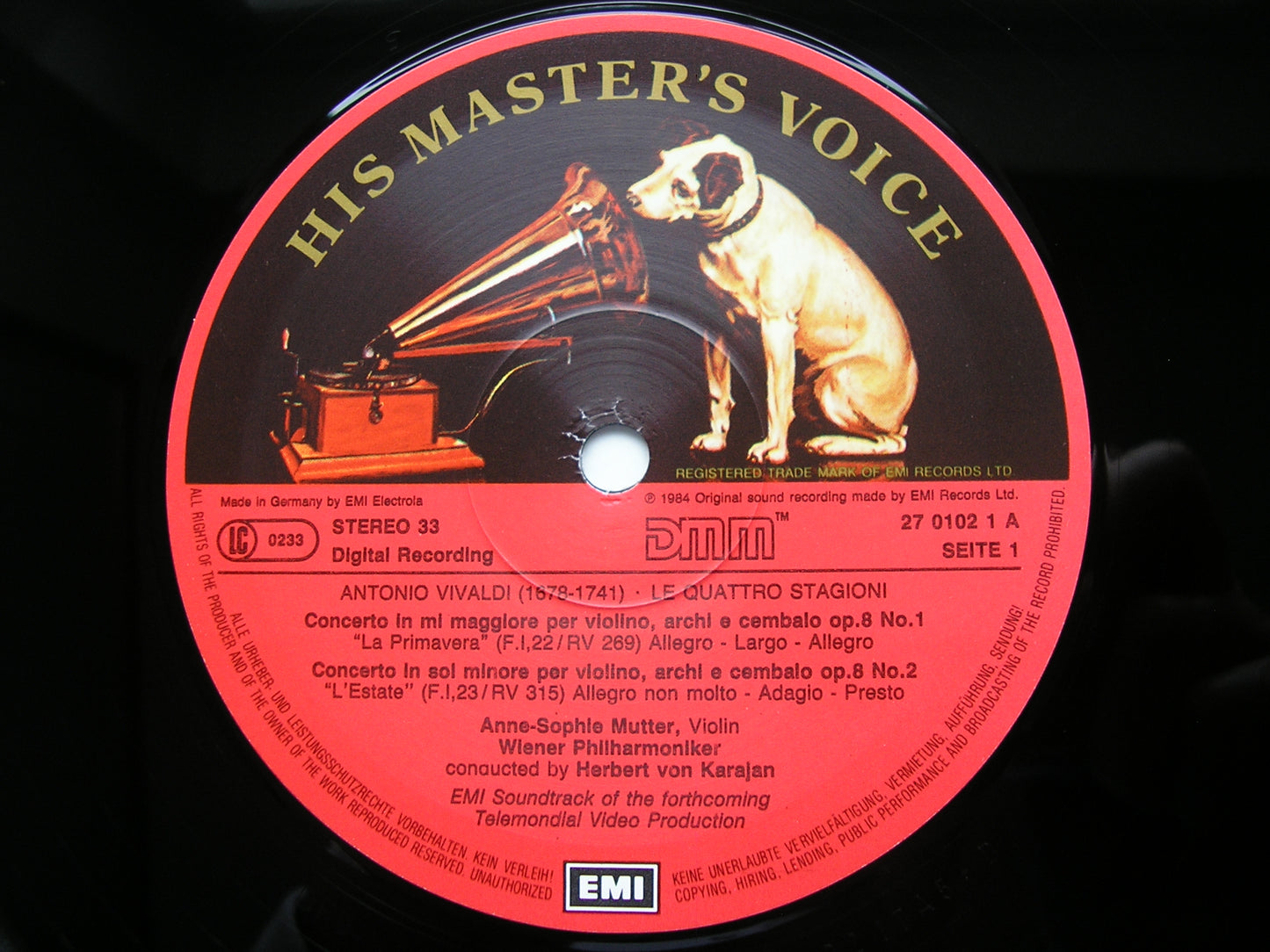 VIVALDI: THE FOUR SEASONS      MUTTER / VIENNA PHILHARMONIC / KARAJAN      27 0102