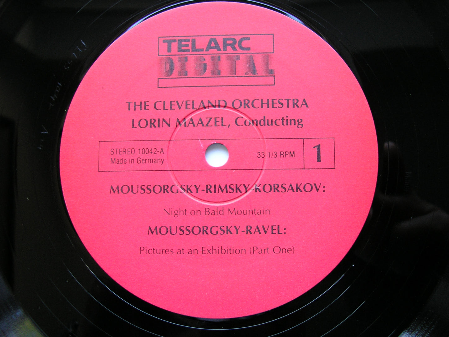 MOUSSORGSKY: PICTURES AT AN EXHIBITION / NIGHT ON BARE MOUNTAIN      MAAZEL / CLEVELAND ORCHESTRA     10042