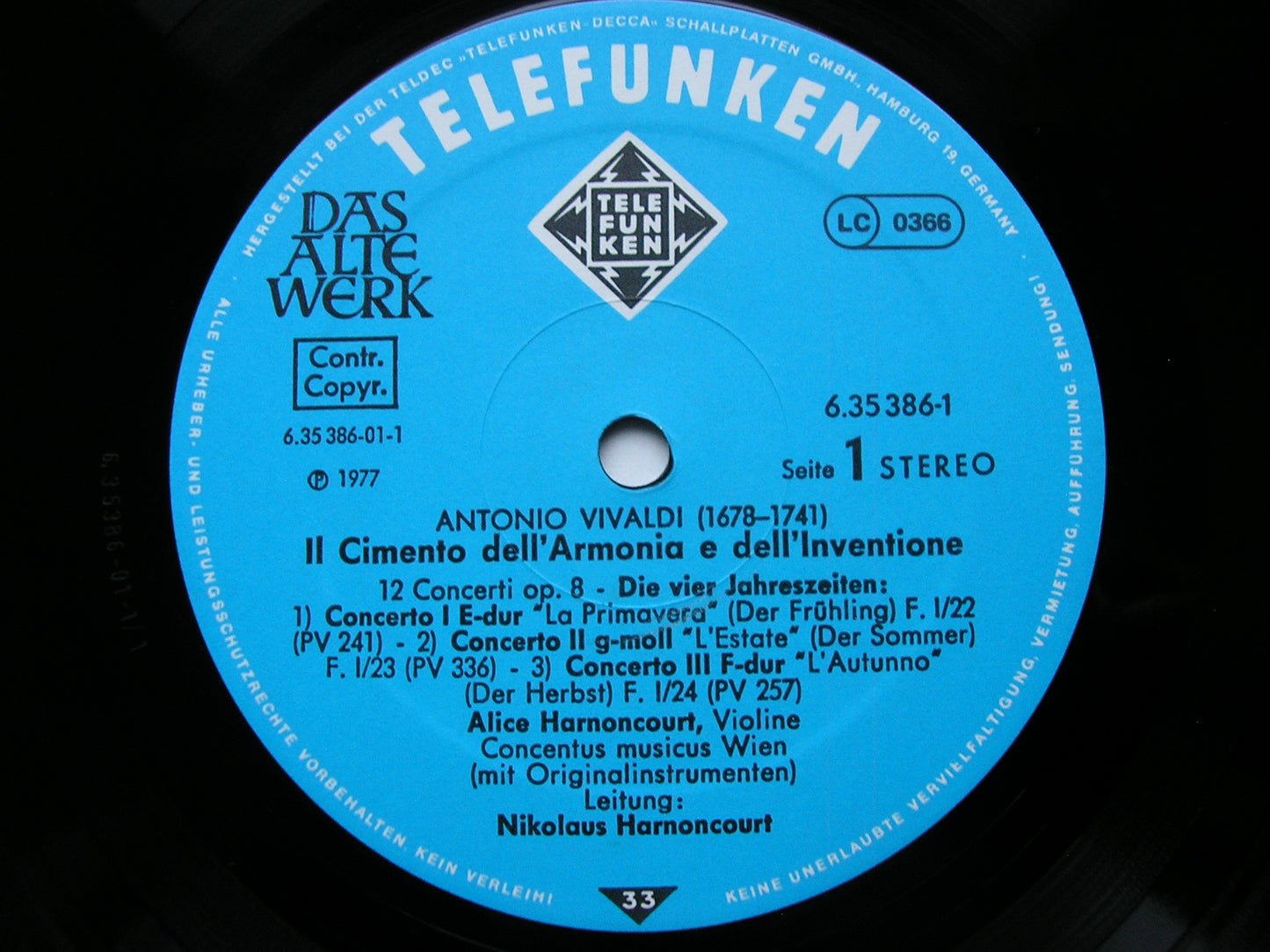 VIVALDI: THE CONTEST BETWEEN HARMONY & INVENTION  Op. 8      HARNONCOURT / CONCENTUS MUSICUS VIENNA     2 LP       6.35386