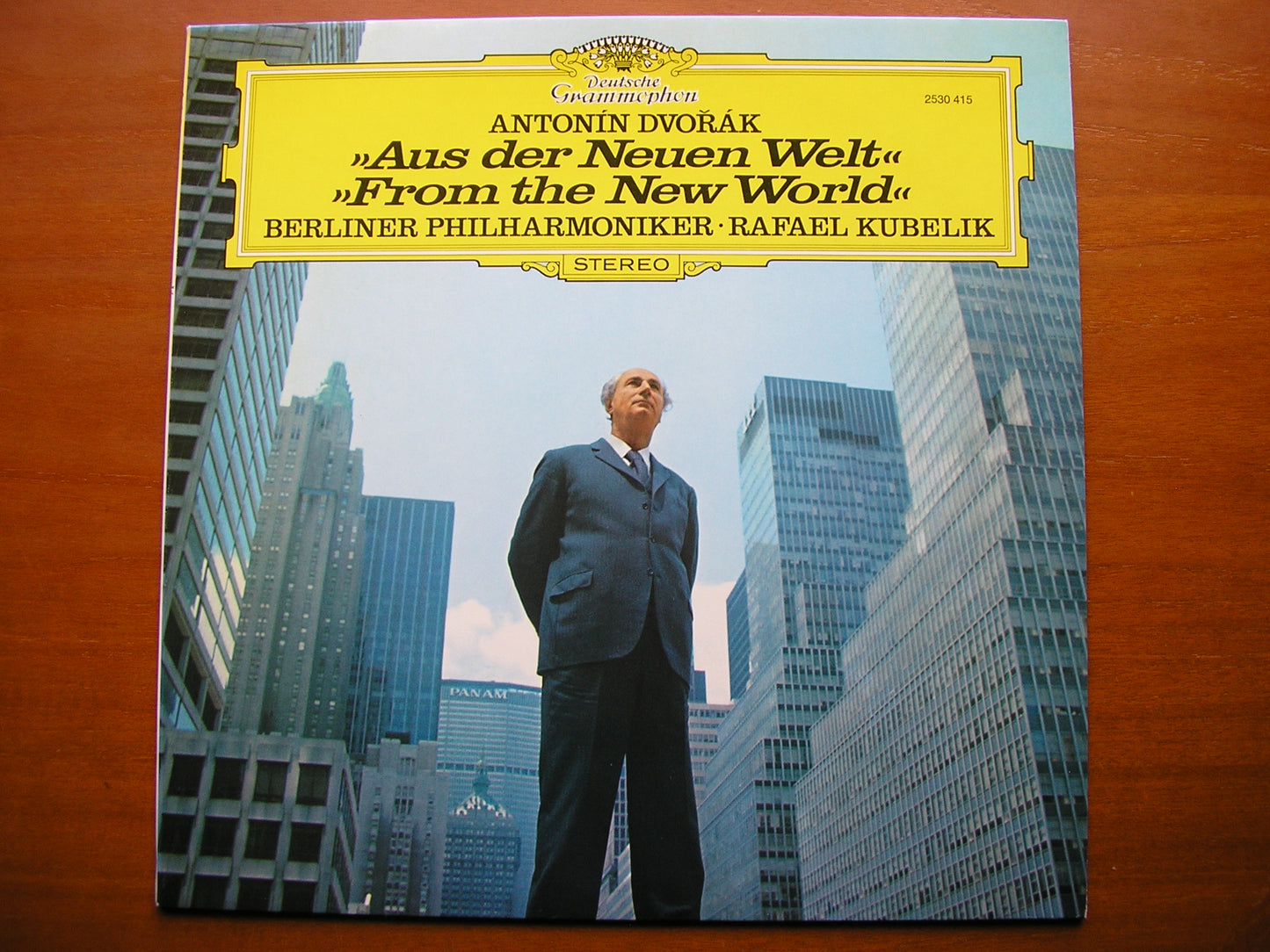DVORAK: SYMPHONY No. 9      KUBELIK / BERLIN PHILHARMONIC      2530 415
