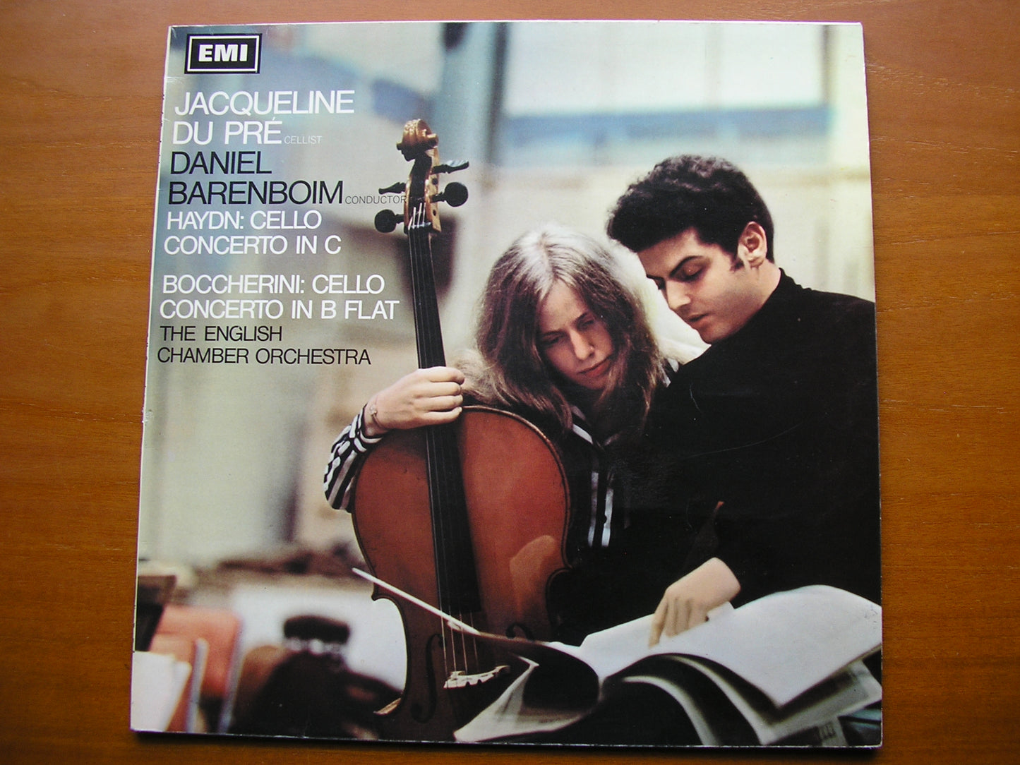 HAYDN & BOCCHERINI: CELLO CONCERTOS      DU PRE / ENGLISH CHAMBER ORCHESTRA / BARENBOIM     ASD 2331