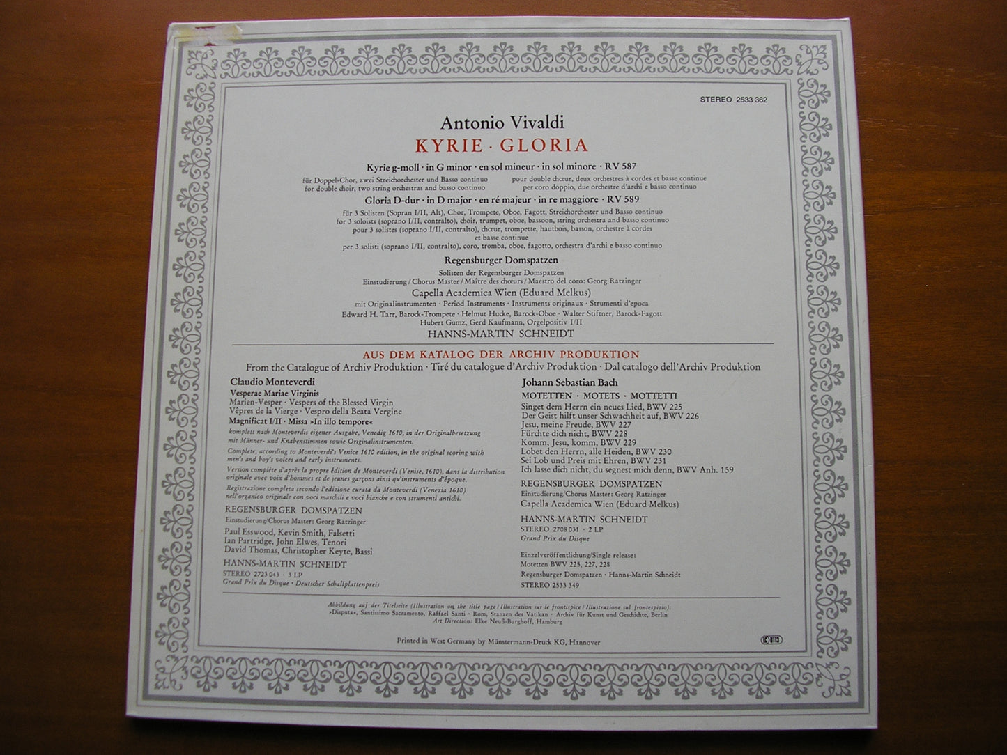 VIVALDI: KYRIE in G / GLORIA  in D      REGENSBURGER DOMSPATZEN / CAPELLA ACADEMICA VIENNA / SCHNEIDT     2533 362