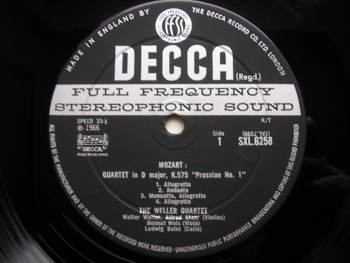 MOZART: STRING QUARTETS K575 in D & K590 in F       THE WELLER QUARTET    SXL 6258