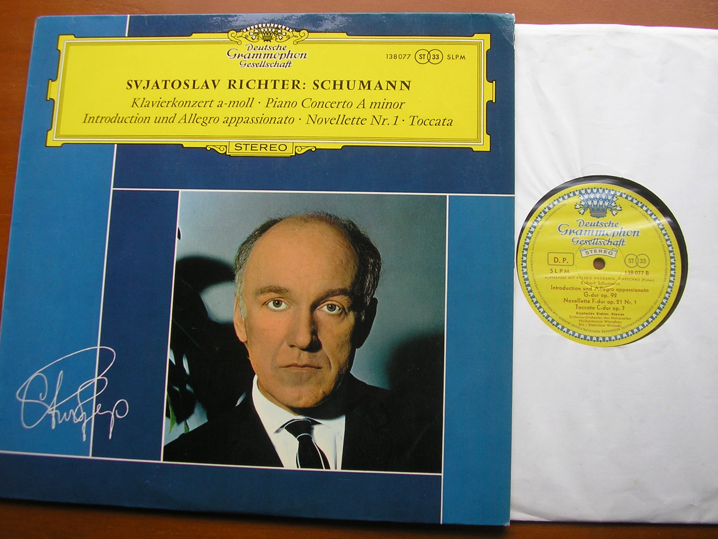 SCHUMANN: PIANO CONCERTO / INTRO & ALLEGRO / NOVELLETTE / TOCCATA     RICHTER / WARSAW PHILHARMONIC / ROWICKI / WISLOCKI    138 077