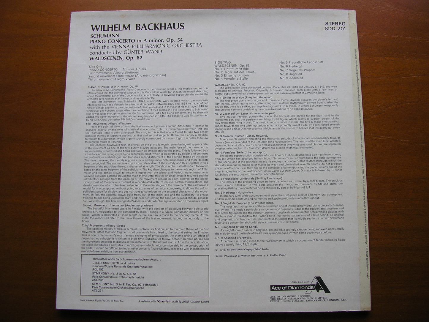 SCHUMANN: PIANO CONCERTO / WALDSCENEN     KEMPFF / VIENNA PHILHARMONIC / WAND    SDD 201