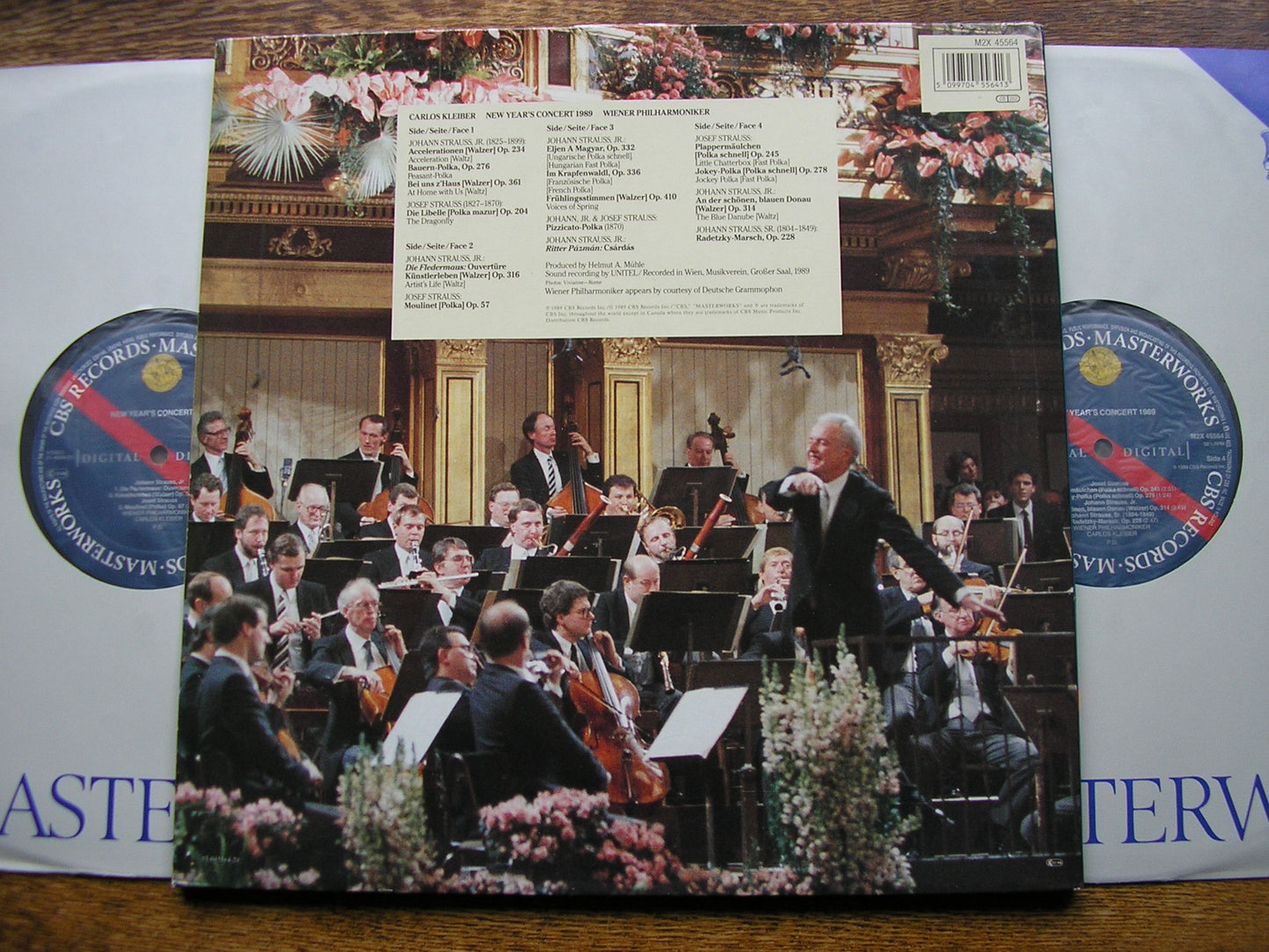 CARLOS KLEIBER CONDUCTS NEW YEAR'S CONCERT 1989   KLEIBER / VIENNA PHILHARMONIC   M2X 45564