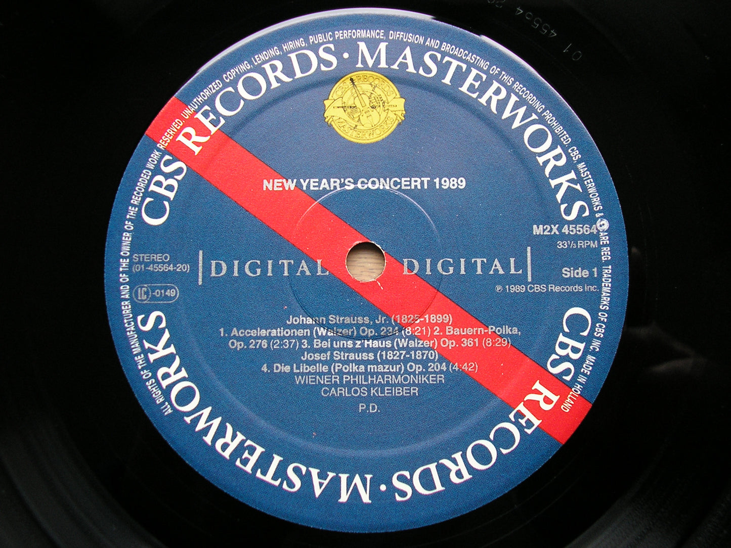 CARLOS KLEIBER CONDUCTS NEW YEAR'S CONCERT 1989   KLEIBER / VIENNA PHILHARMONIC   M2X 45564