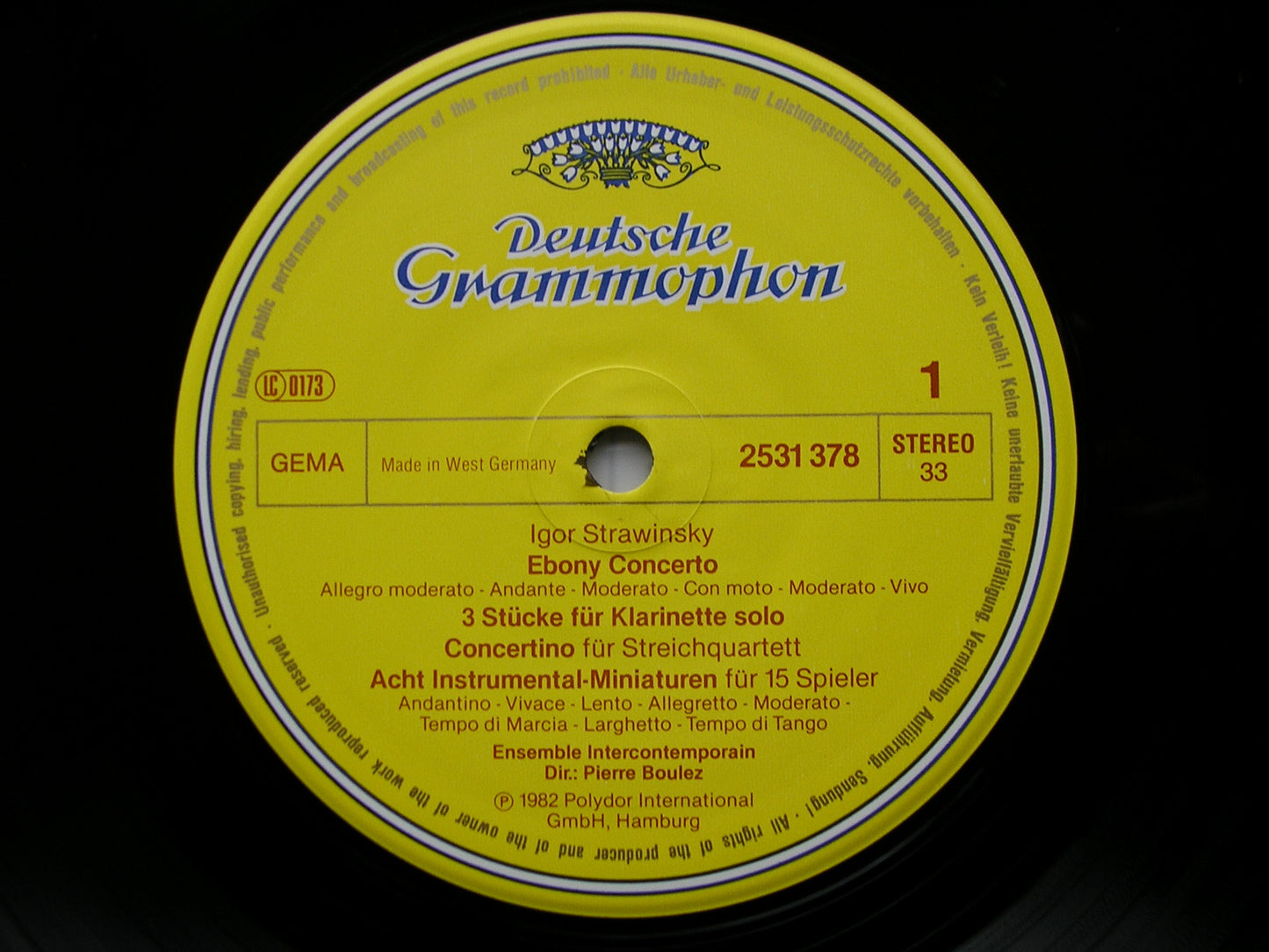 STRAVINSKY: EBONY CONCERTO / DUMBARTON OAKS   BOULEZ / ENSEMBLE INTERCONTEMPORAIN   2531 378