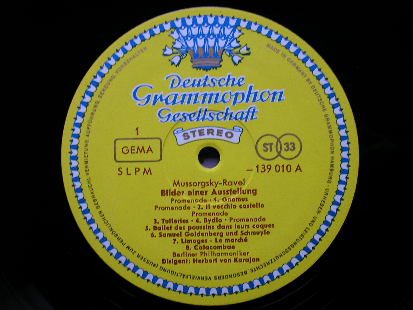 MUSSORGSKY: PICTURES AT AN EXHIBITION / RAVEL: BOLERO    KARAJAN / BERLIN PHILHARMONIC   139 010