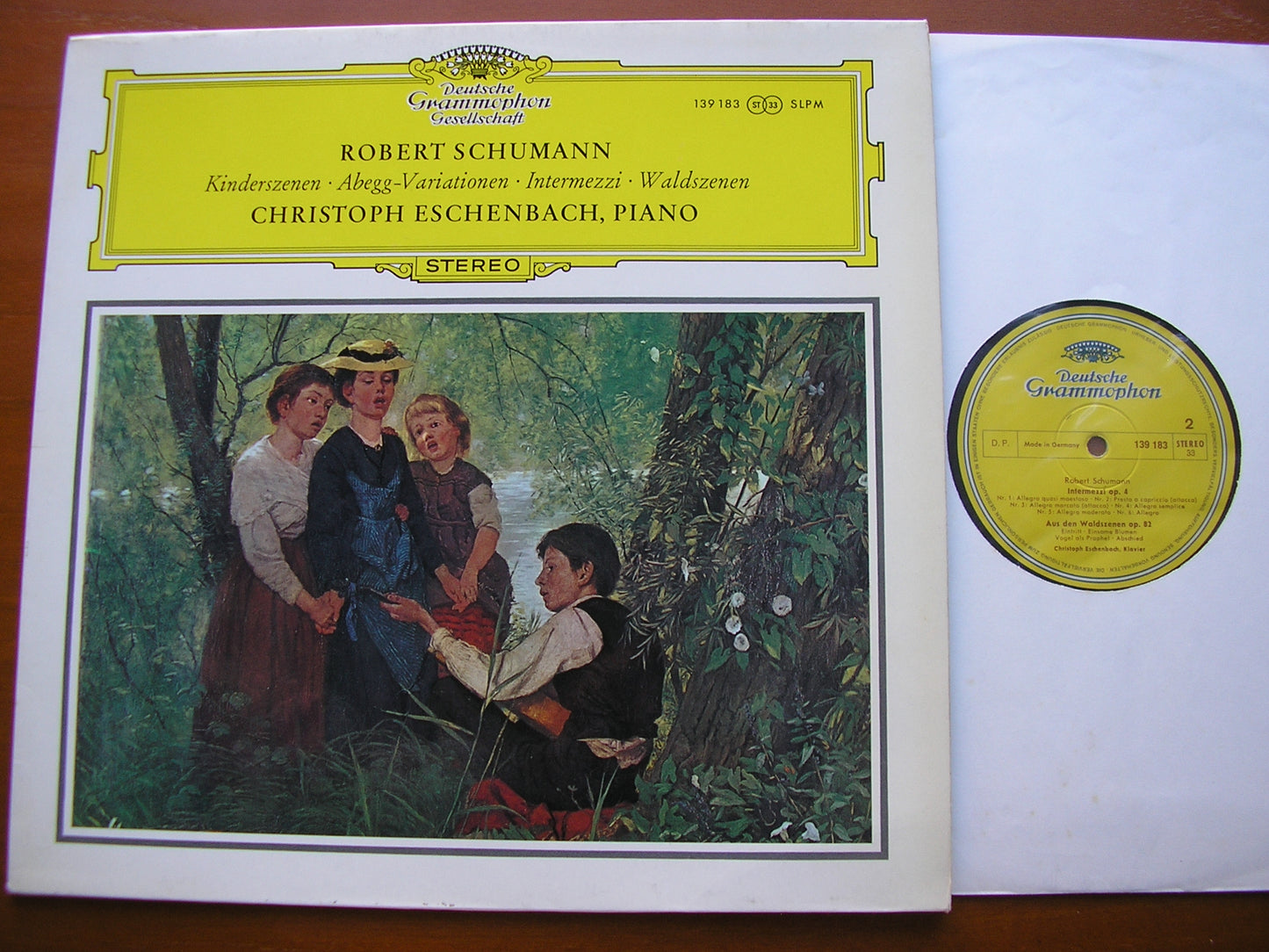SCHUMANN: KINDERSZENEN / WALDSZENEN / INTERMEZZI      CHRISTOPH ESCHENBACH    139 183