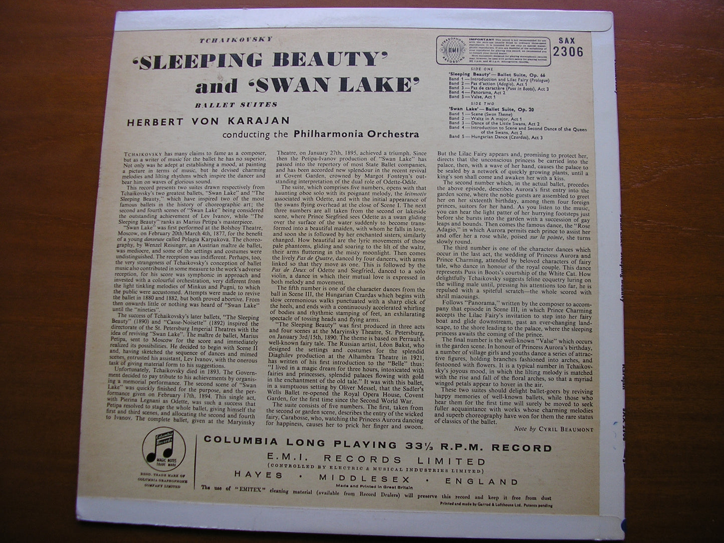 TCHAIKOVSKY: SWAN LAKE Suite / SLEEPING BEAUTY Suite    KARAJAN / PHILHARMONIA    SAX 2306