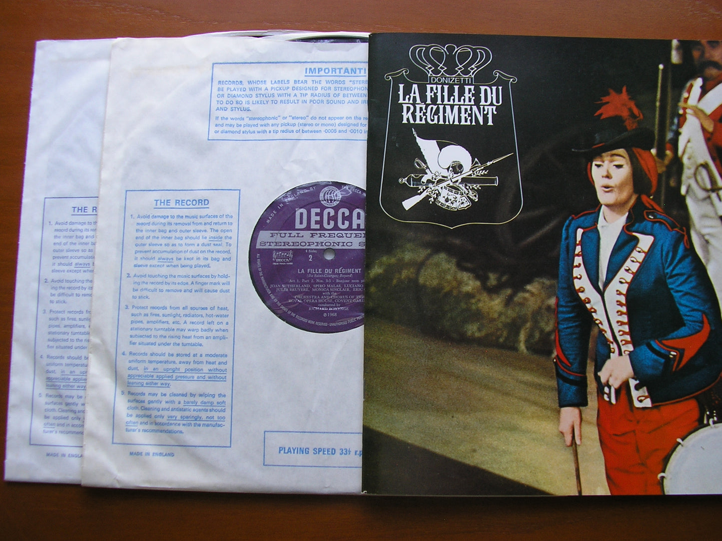 DONIZETTI: LA FILLE DU REGIMENT     SUTHERLAND / PAVAROTTI / MALAS / SINCLAIR / OROHCG / BONYNGE    SET 372 - 3