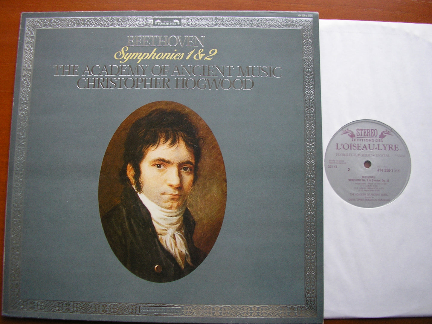 BEETHOVEN: SYMPHONIES Nos. 1 & 2    HOGWOOD / ACADEMY OF ANCIENT MUSIC   414 338