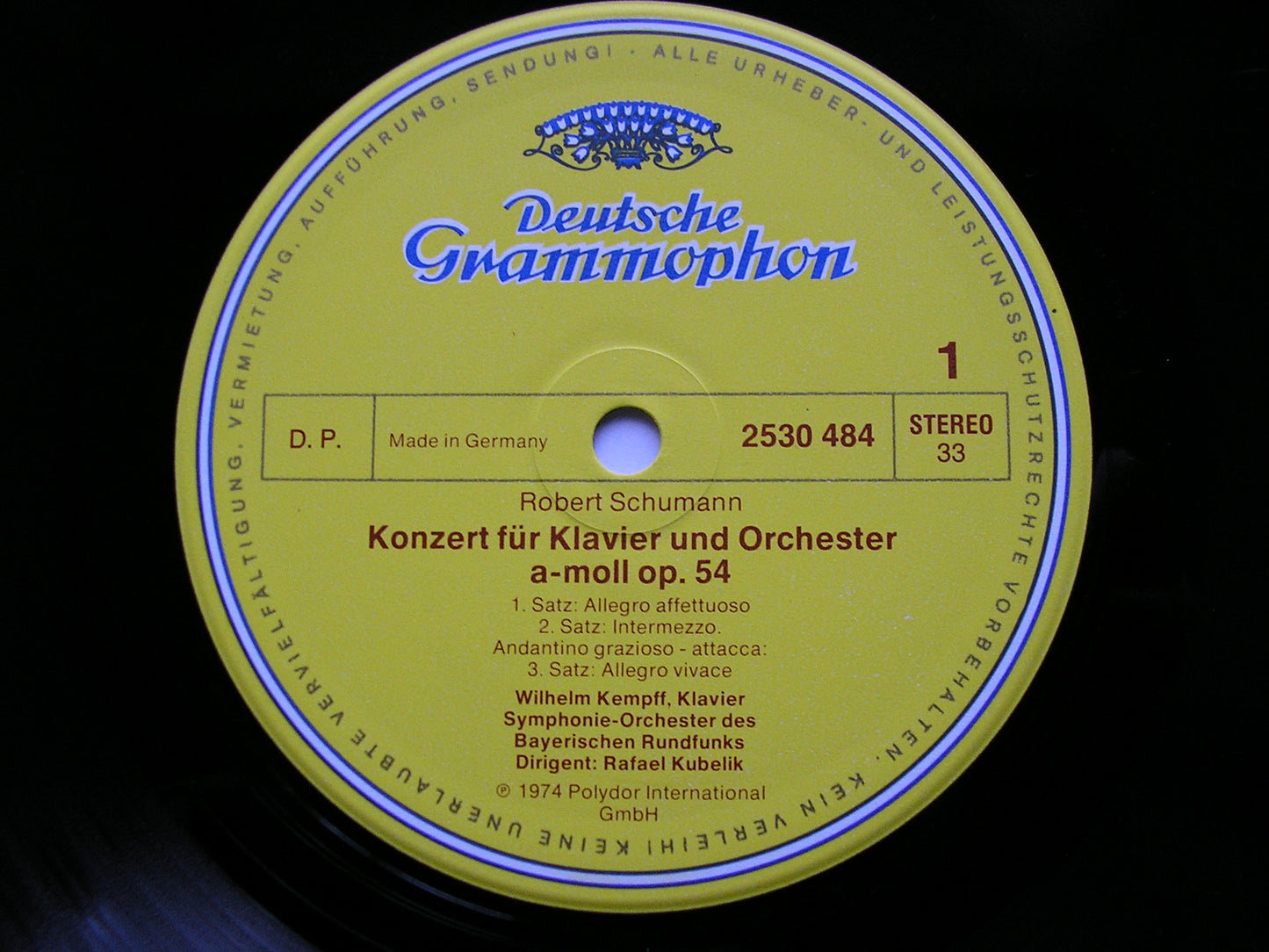 SCHUMANN: PIANO CONCERTO / KONZERTSTUCK FOR PIANO & ORCHESTRA    WILHELM KEMPFF / BAVARIAN RADIO SYMPHONY / RAFAEL KUBELIK   2530 484