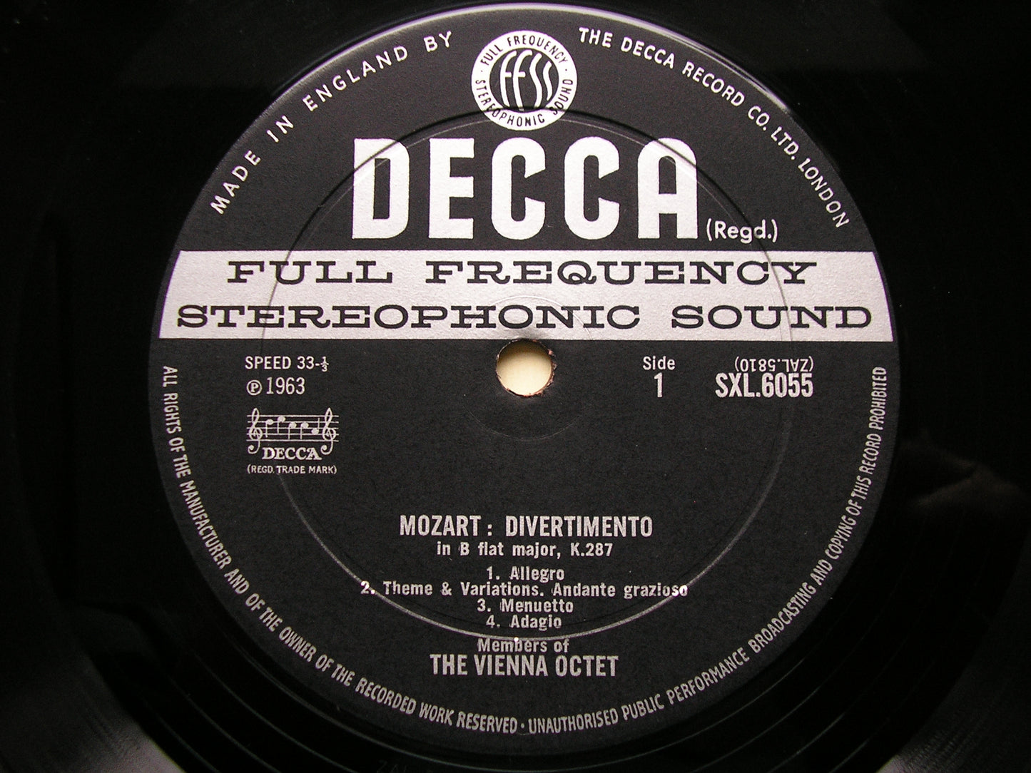 MOZART: DIVERTIMENTO K287 / MICHAEL HAYDN: DIVERTIMENTO in G    MEMBERS OF THE VIENNA OCTET    SXL 6055