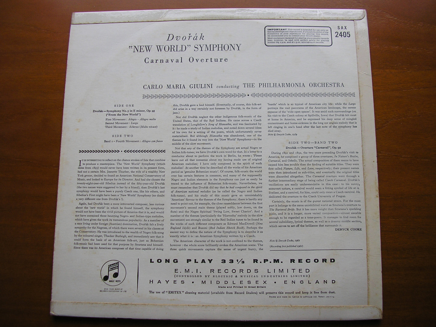 DVORAK: SYMPHONY No. 9  New World / OVERTURE Carnaval      GIULINI / PHILHARMONIA    SAX 2405
