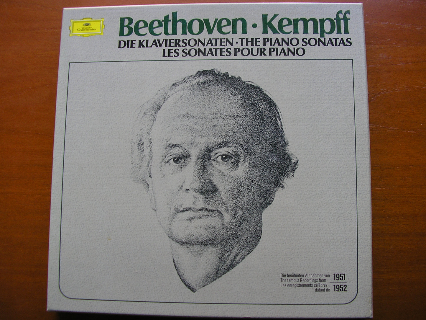 BEETHOVEN: THE COMPLETE PIANO SONATAS    WILHELM KEMPFF   10 LP BOX SET    2740 228