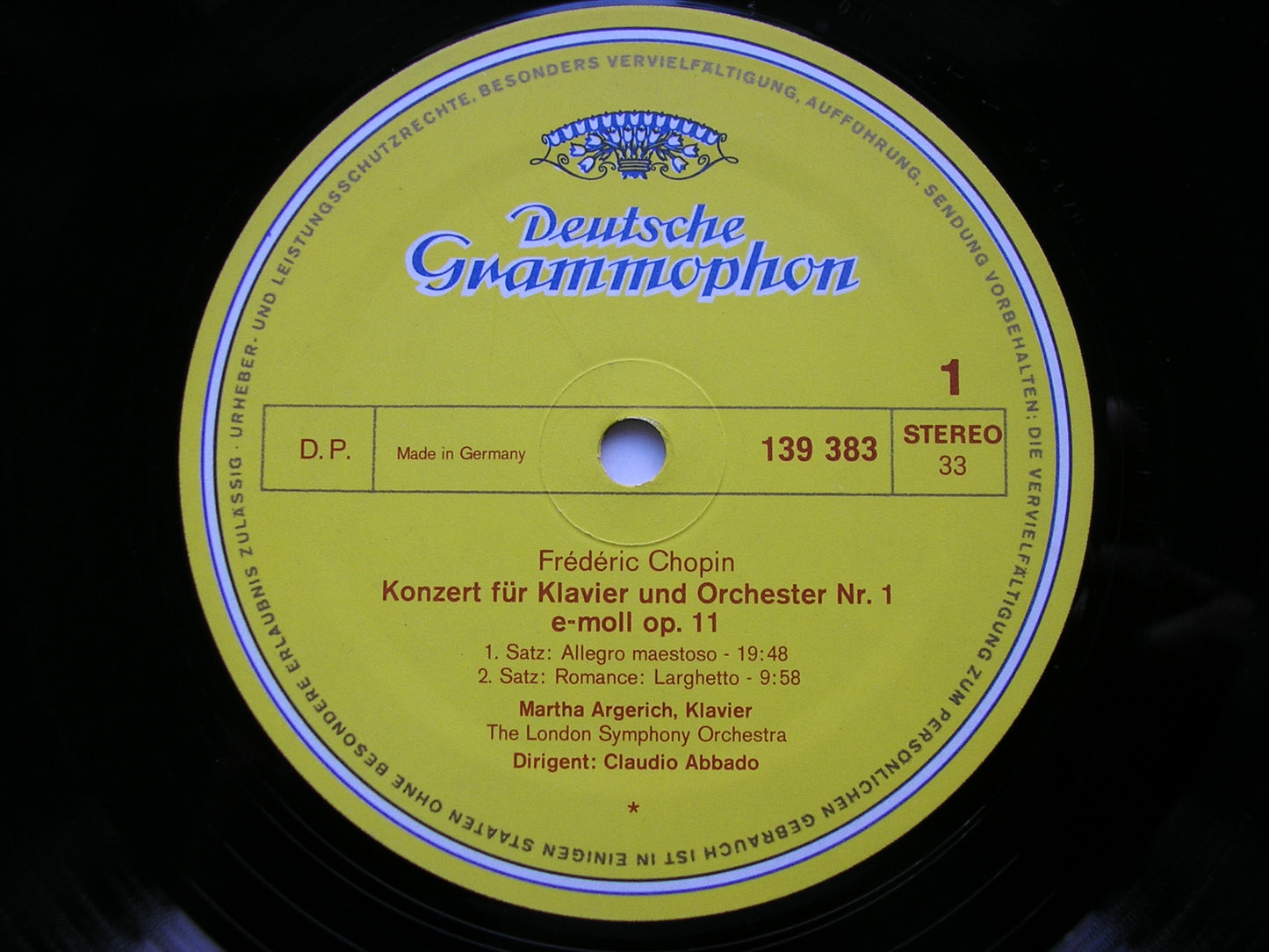 CHOPIN: PIANO CONCERTO No. 1 / LISZT: PIANO CONCERTO No. 1    ARGERICH / LONDON SYMPHONY / ABBADO    139 383
