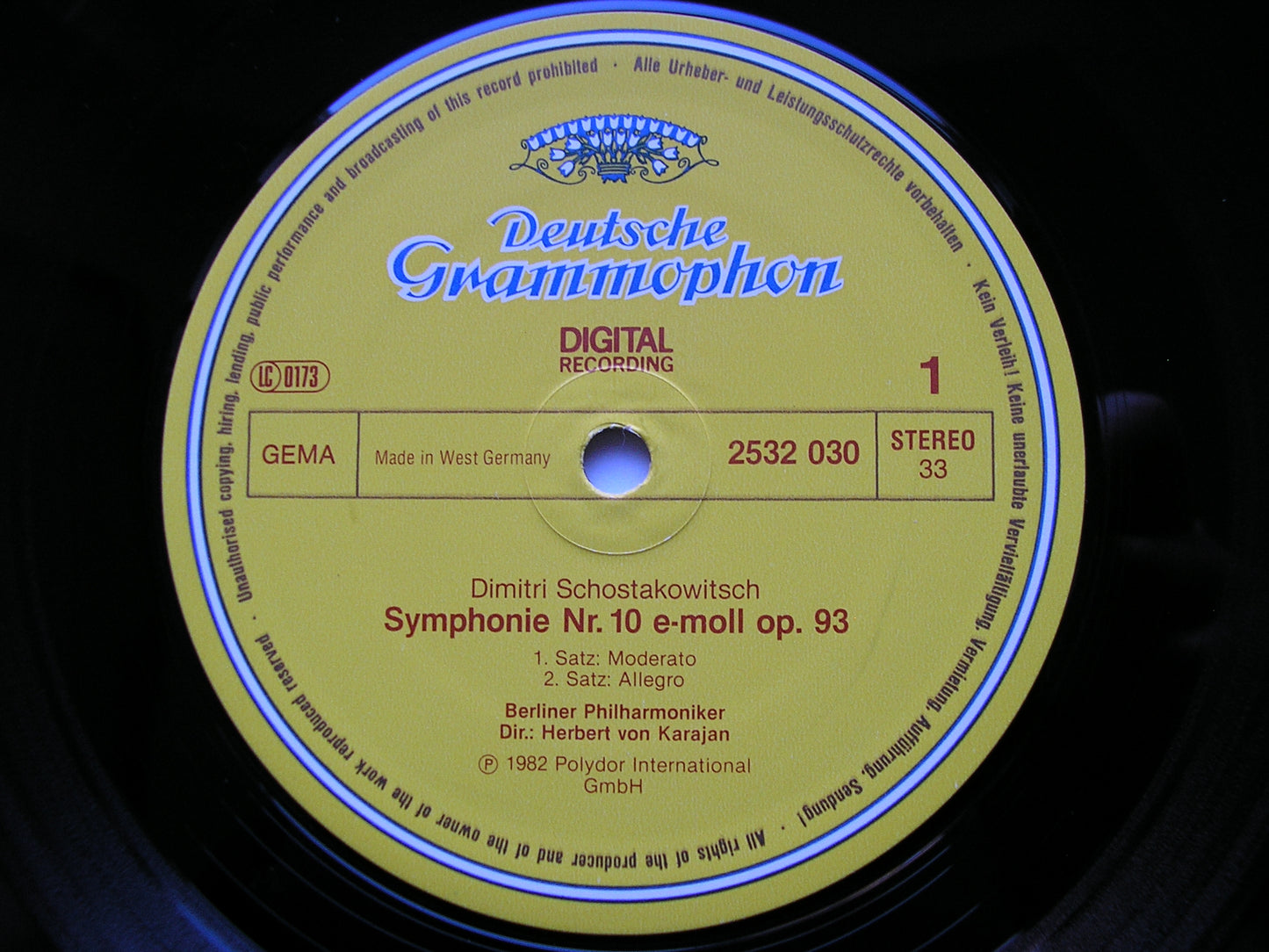 SHOSTAKOVICH: SYMPHONY No. 10   KARAJAN / BERLIN PHILHARMONIC  2532 030