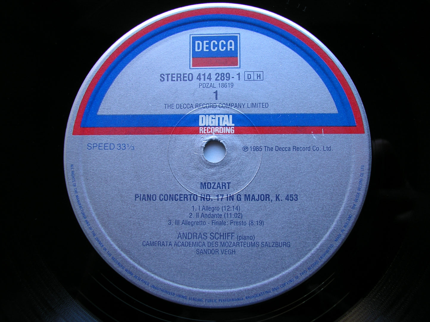 MOZART: PIANO CONCERTOS Nos. 17 & 18     ANDRAS SCHIFF / CAMERATA ACADEMICA / SANDOR VEGH    414 289