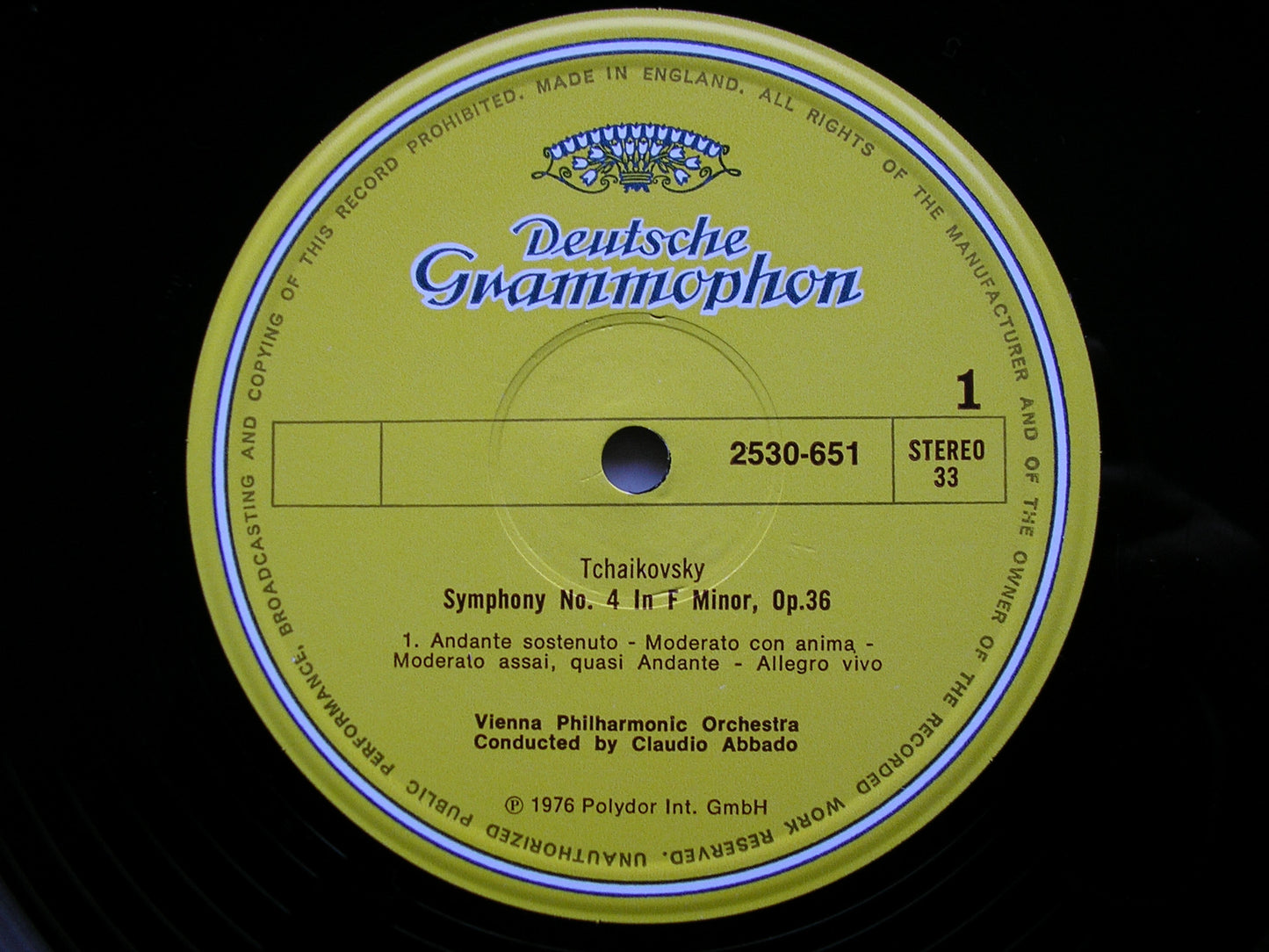TCHAIKOVSKY: SYMPHONY No. 4   ABBADO / VIENNA PHILHARMONIC  2530 651