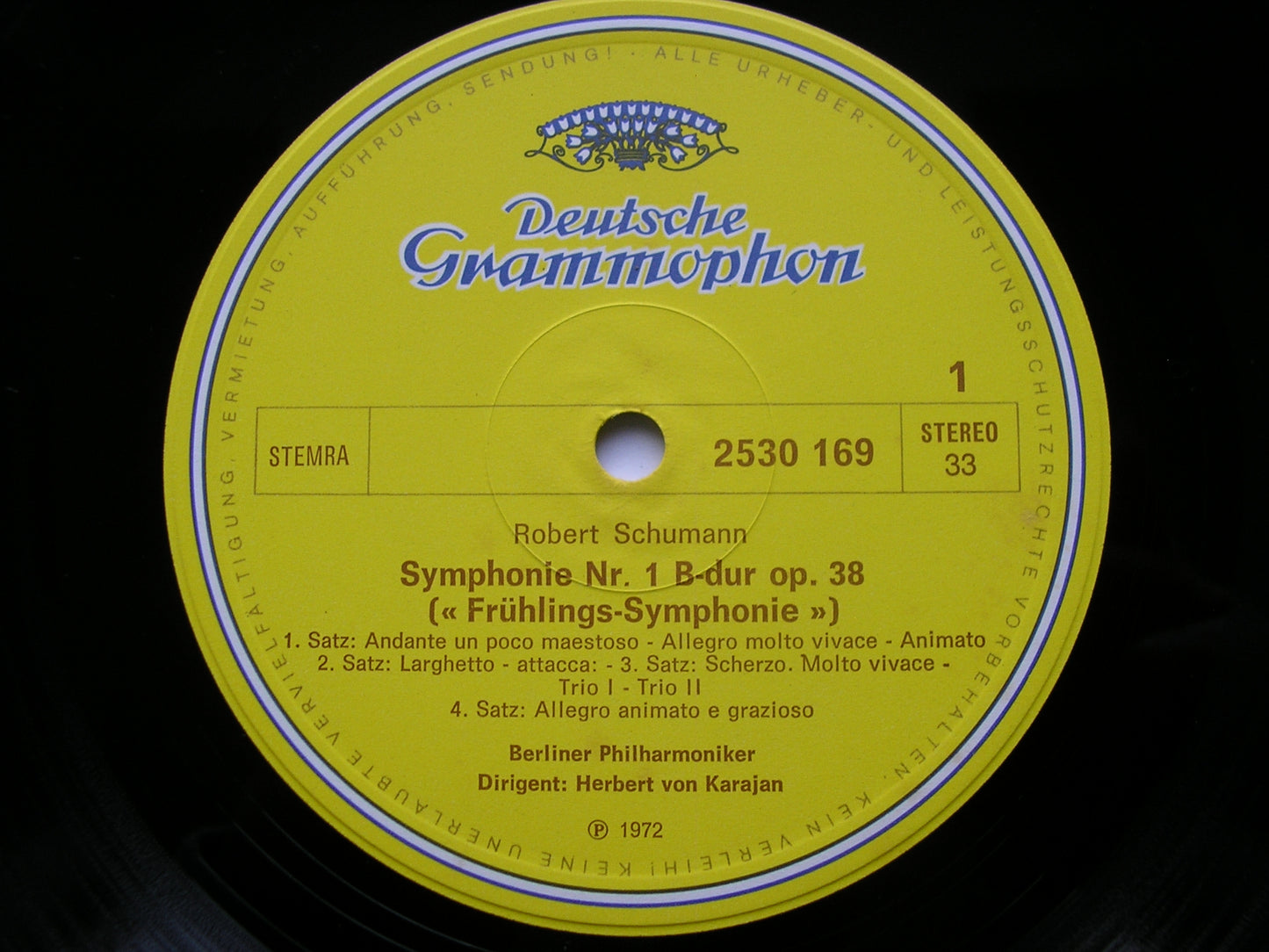 SCHUMANN: SYMPHONIES Nos. 1 & 4    KARAJAN / BERLIN PHILHARMONIC    2530 169