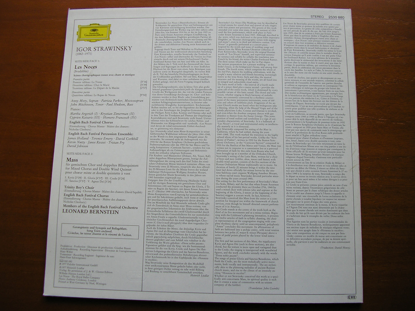 STRAVINSKY: LES NOCES / MASS     SOLOISTS / ENGLISH BACH FESTIVAL PERCUSSION ENSEMBLE / BERNSTEIN  2530 880