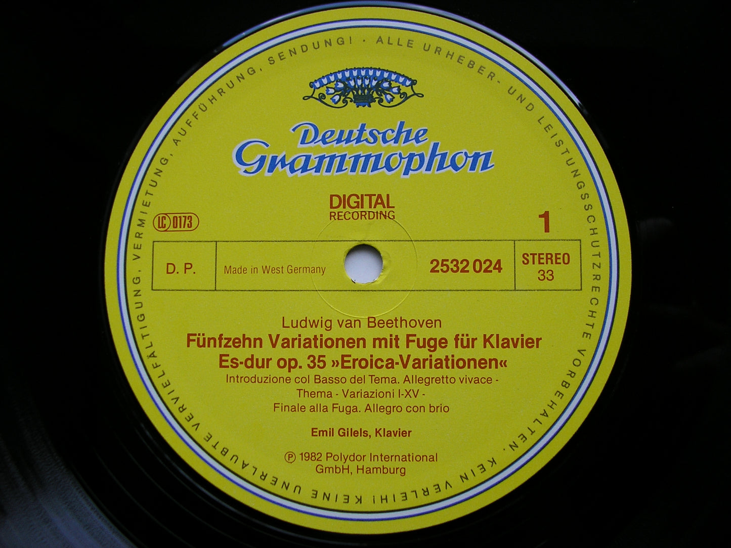 BEETHOVEN: PIANO SONATA No. 7 / EROICA VARIATIONS   EMIL GILELS    2532 024