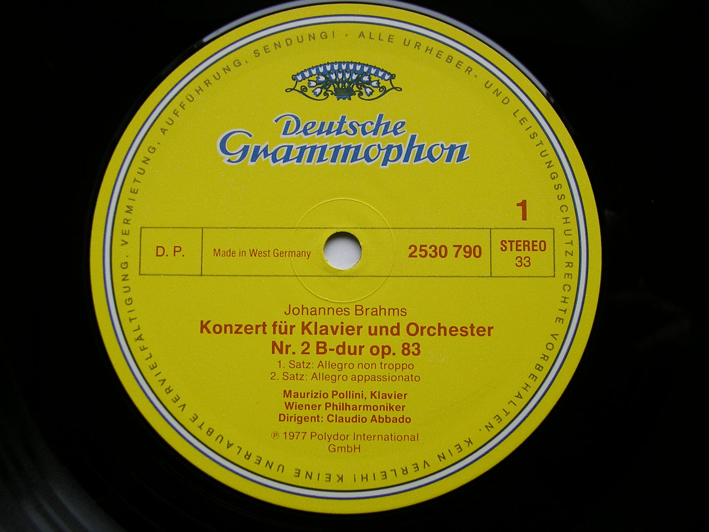 BRAHMS: PIANO CONCERTO No. 2   POLLINI / VIENNA PHILHARMONIC / ABBADO   2530 790