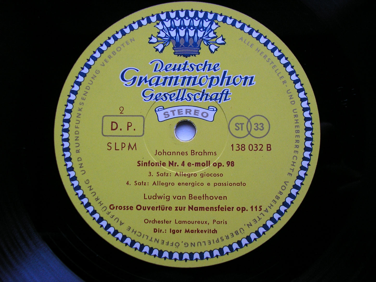 BRAHMS: SYMPHONY No. 4 / BEETHOVEN: OVERTURE 'Namensfeier'    LAMOUREUX ORCHESTRA / IGOR MARKEVITCH   138 032